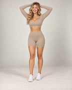 Seamless Duo - Contrast Two-Piece-Look Fitted Long-Sleeve Yoga Crop Top